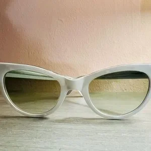 NOS VINTAGE 60s CAT EYE sunglasses W/NEW green gradient LENS!! Accessories | Nos Vintage 6s Cat Eye Sunglasses Wnew Green  main image 3